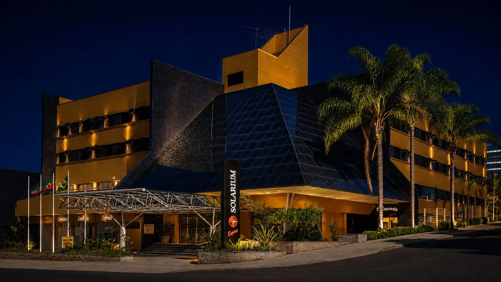 Fachada noturna