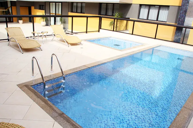Piscina adulta e infantil