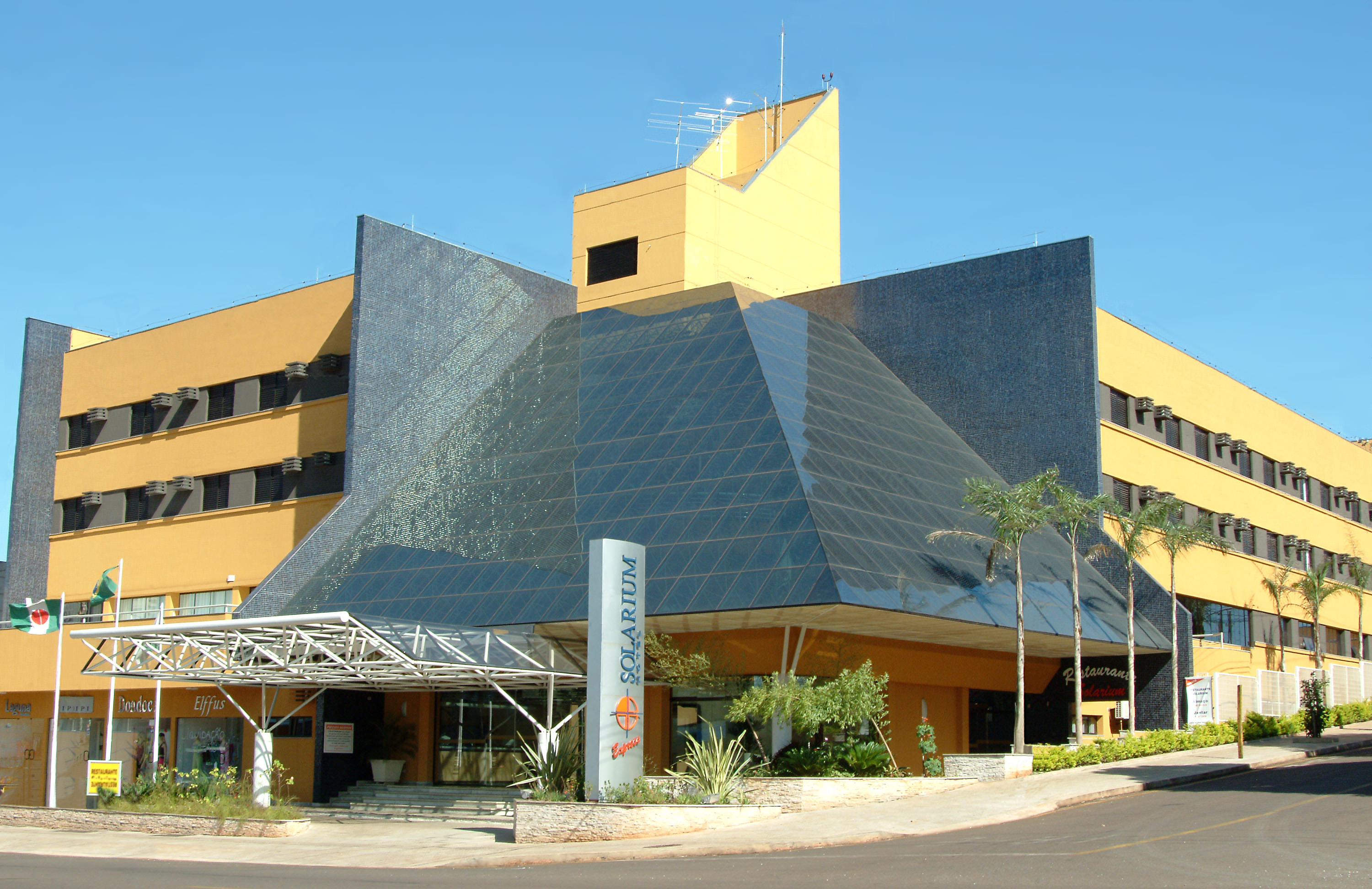 Fachada do hotel